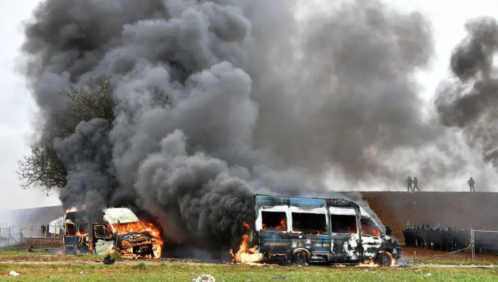 Many injured in clashes between anti-basin demonstrators and police in Sainte-Soline